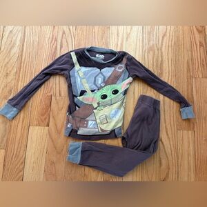 Star Wars Baby Yoda Pajama Set size 6 kids